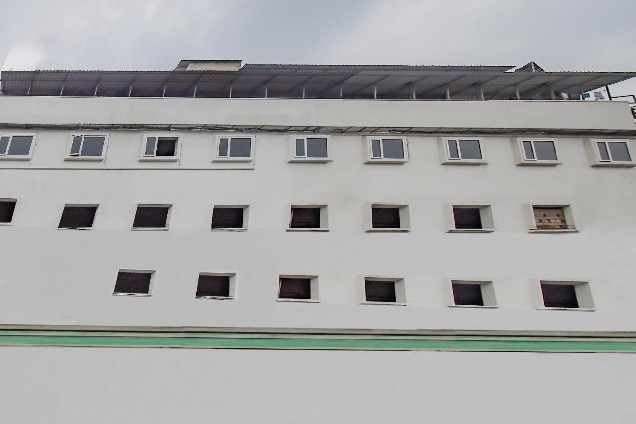 Oyo 1851 Hotel Sefali Deluxe Kalküta Dış mekan fotoğraf