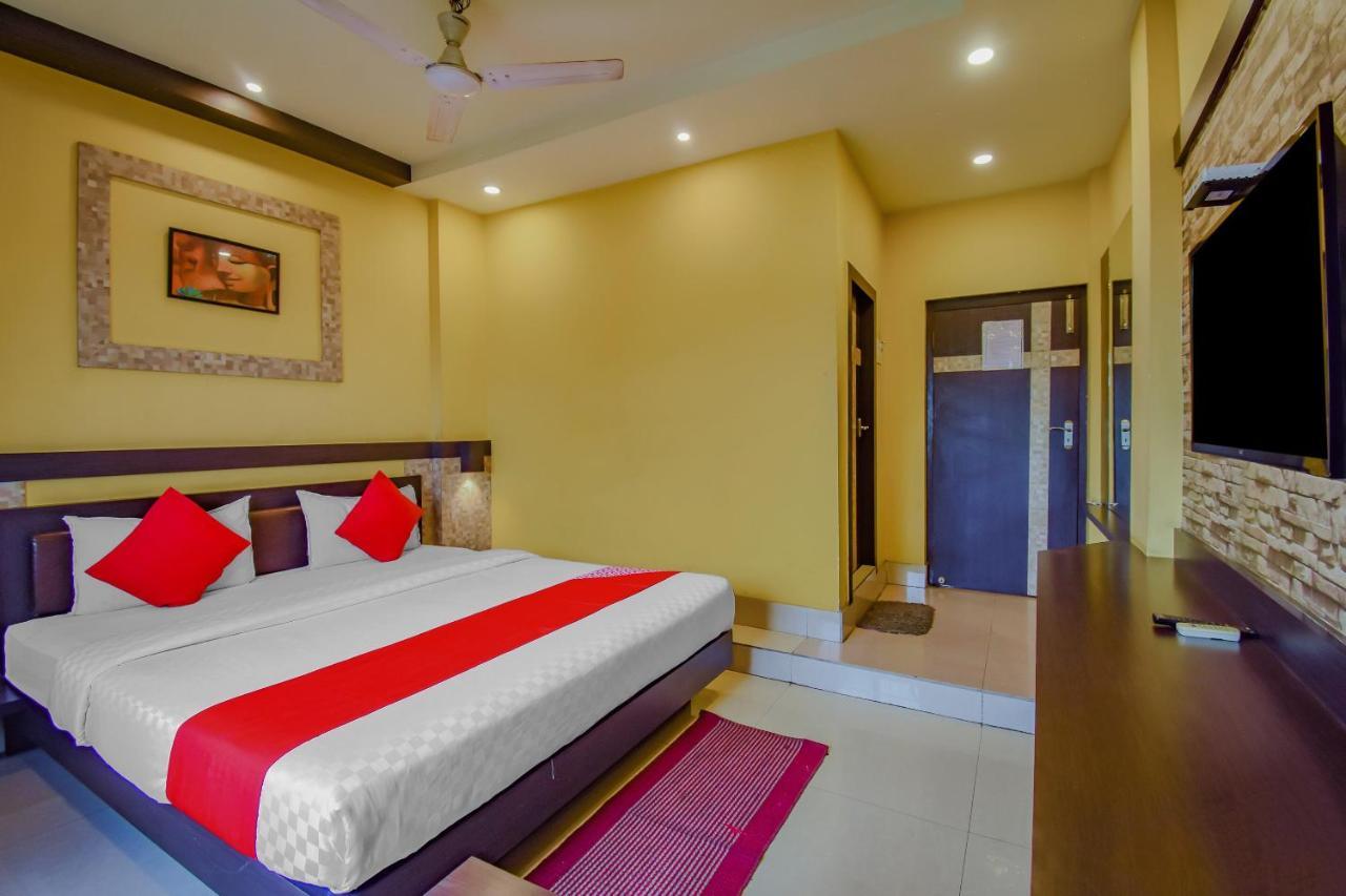 Oyo 1851 Hotel Sefali Deluxe Kalküta Dış mekan fotoğraf